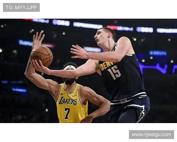 西安网球队包夹战术解析与实战应用探讨