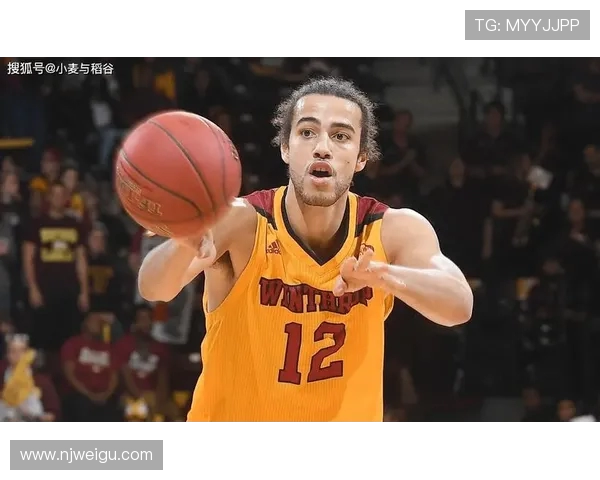 谢里夫与库克斯激战正酣比分悬念不断引人关注